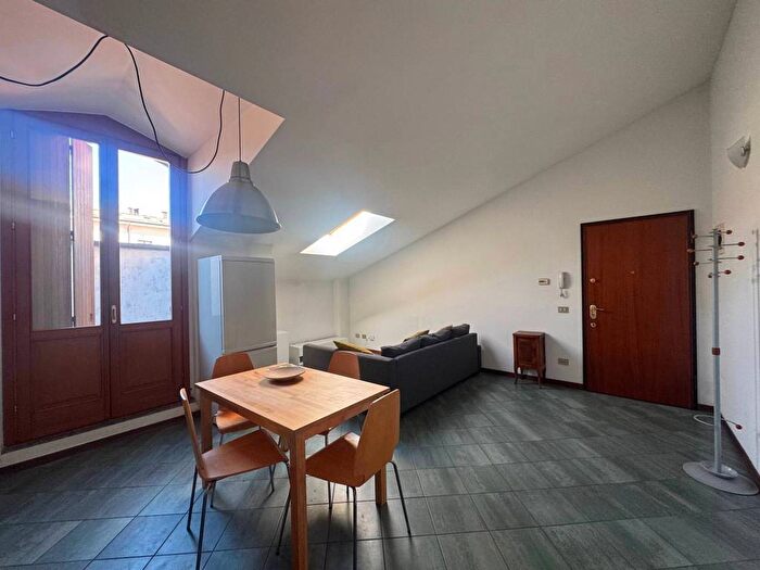 Appartamento bilocale in affitto in Via Federico Confalonieri, Isola, Milano