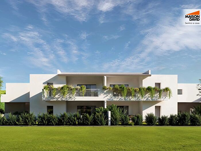 Appartamento con 5 locali in vendita in Via G Perlasca, Thiene