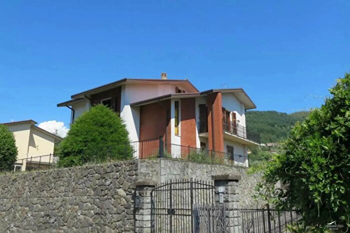 Appartamento con 6 locali in vendita in Fivizzano