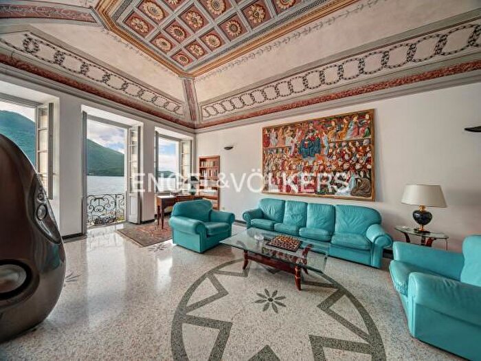 Appartamento quadrilocale in vendita in Domaso