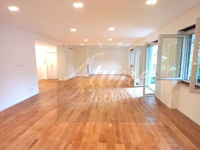 Appartamento con 6 locali in affitto in Via dei Due Ponti, Tomba di Nerone, Roma