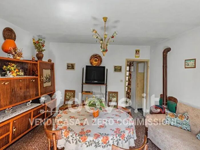 Appartamento quadrilocale in vendita in Via Bonaita, Agra