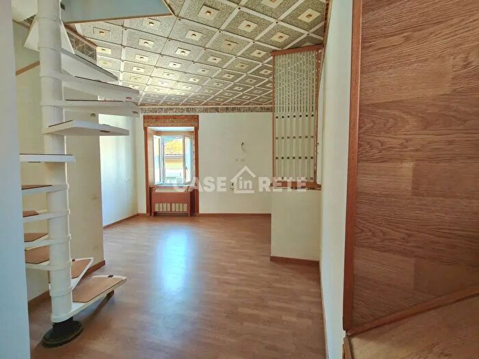 Appartamento trilocale in vendita in Via del Bottalone, Viterbo