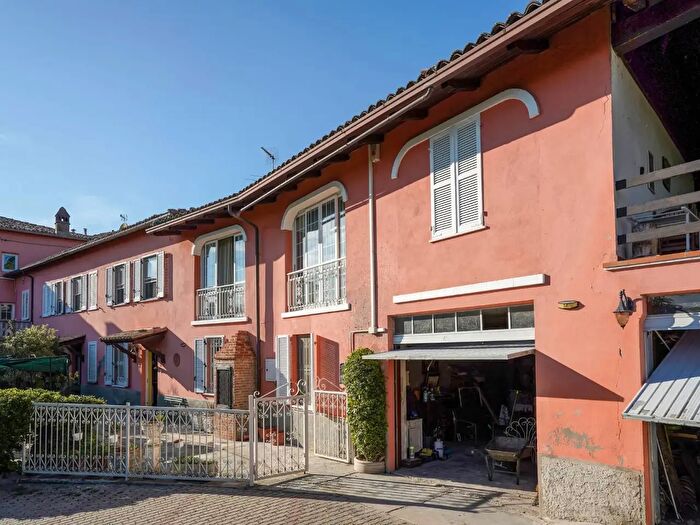 Casa con 8 locali in vendita in Via Vicinato, Odalengo Piccolo