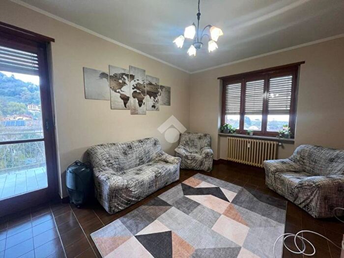 Appartamento trilocale in affitto in Via Santa Croce, Centro, Revello