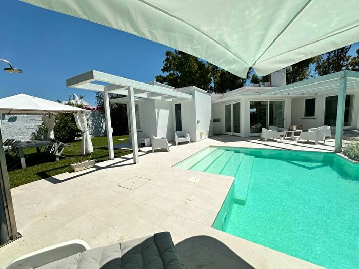 Casa con 6 locali in affitto in Lungomare Circe, Centro, San Felice Circeo