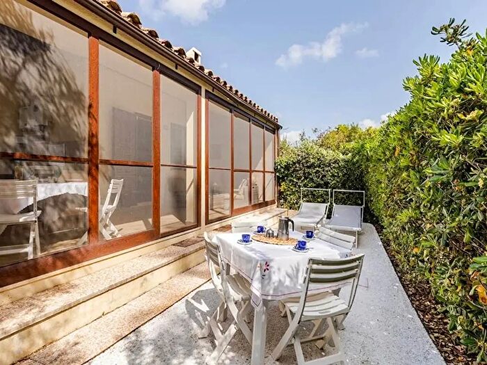 Casa trilocale in vendita in Via delle Tuie, Muravera