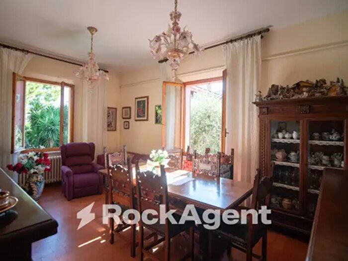 Casa con 6 locali in vendita in Viale I Maggio, Fano