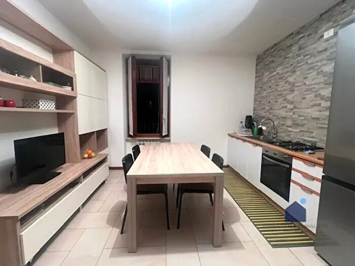 Appartamento trilocale in vendita in Via IV Novembre, Rezzato