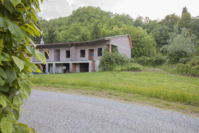 Casa in vendita in Cervara, Viano