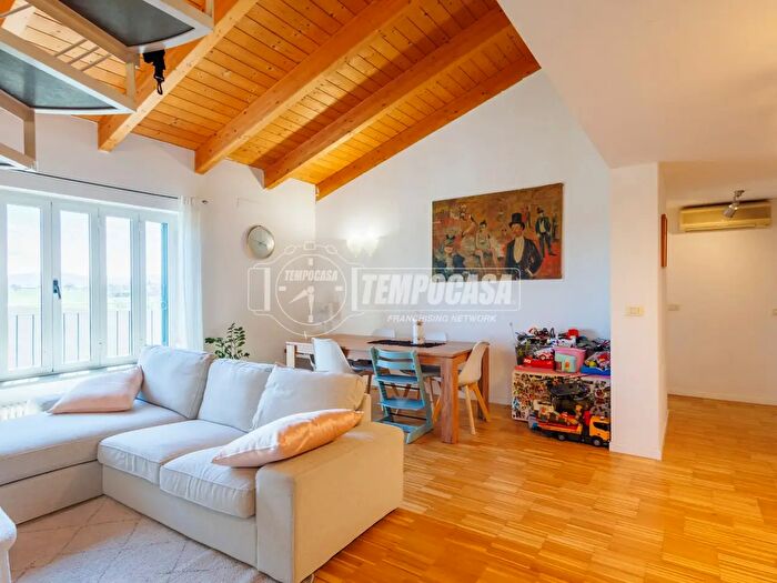 Appartamento trilocale in vendita in Via Giulio E Giacinto Sicuri, Parma