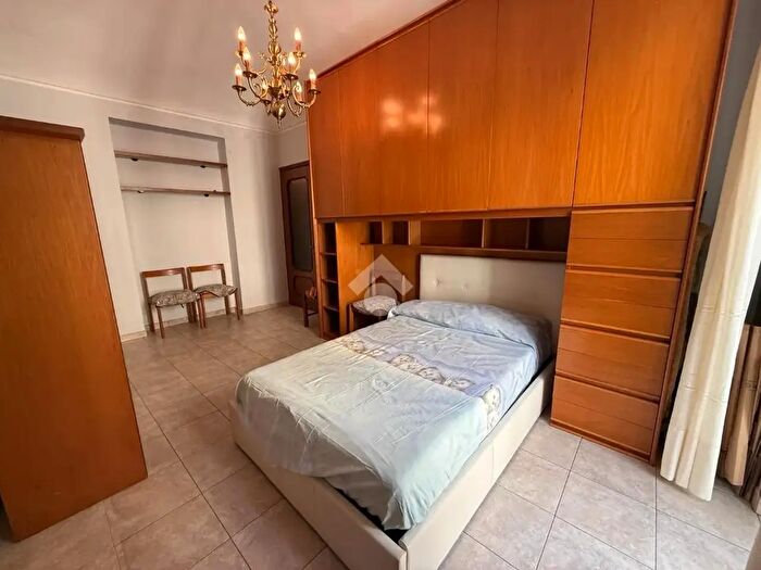 Appartamento trilocale in affitto in Via Venasca, Torino