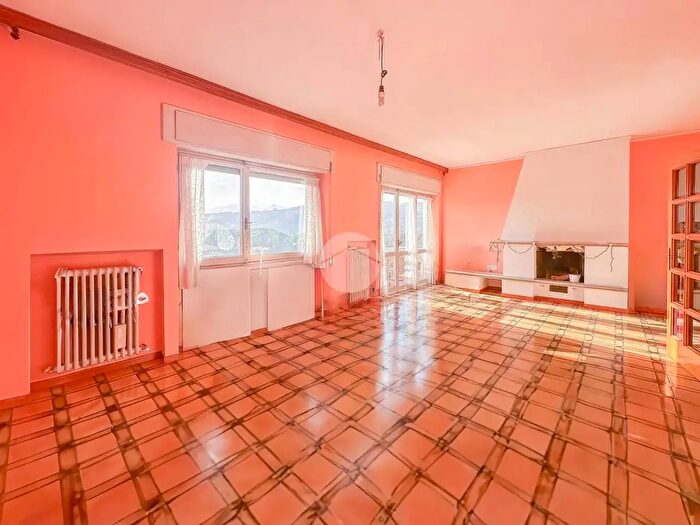 Appartamento quadrilocale in vendita in Via S Marino, Teramo