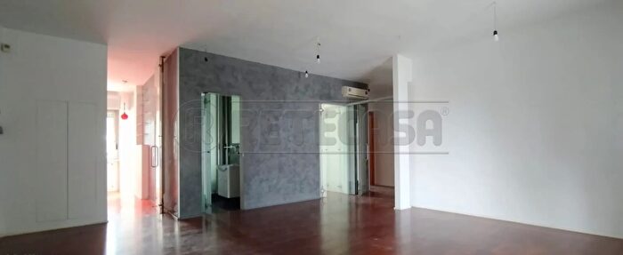 Appartamento con 5 locali in vendita in Via Eugenio Montale, Marcianise