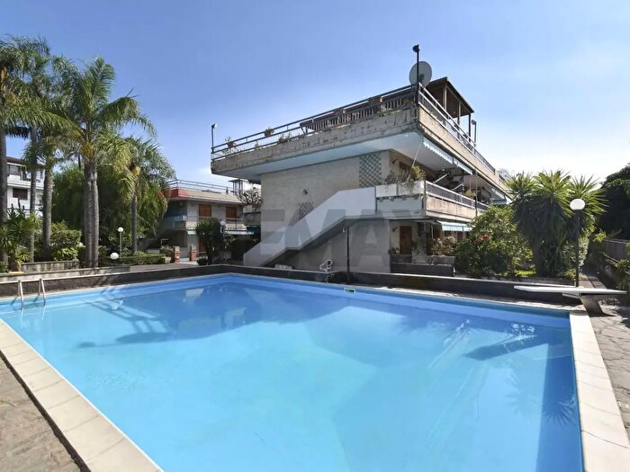 Appartamento trilocale in vendita in Via Pietralonga, Mascali