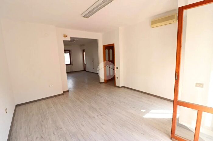 Appartamento quadrilocale in vendita in Via dei Grilli, Cagliari