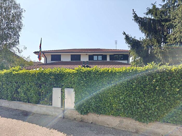 Casa con 5 locali in affitto in Riva Presso Chieri