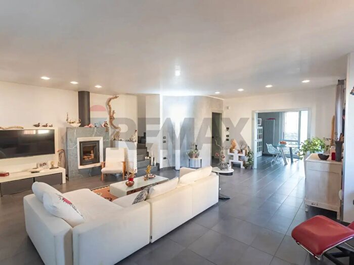 Casa quadrilocale in vendita in Via Massimo dAntona, Collecchio