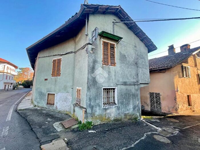 Casa quadrilocale in vendita in Frazione Spineto, Castellamonte