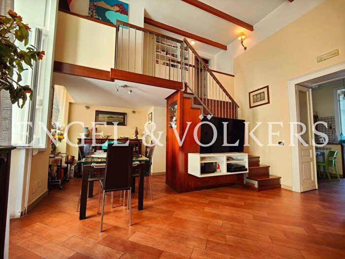 Appartamento trilocale in affitto in Via Tino di Camaino, Arenella, Napoli