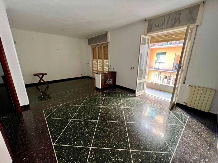 Appartamento con 5 locali in vendita in Via Rizzo Genova, Genova