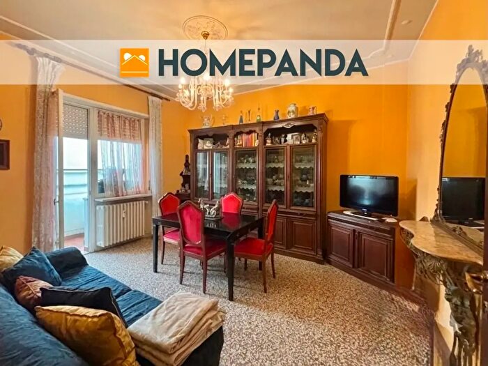 Appartamento trilocale in vendita in Via Francesco Cilea, Torino