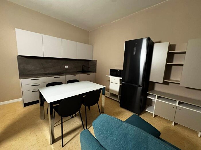 Appartamento trilocale in affitto in Viale Vittorio Veneto, Centro Storico, Modena