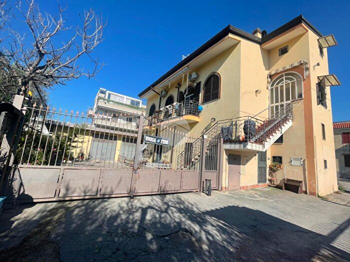 Appartamento trilocale in vendita in Via Pozzillo, Castellammare Di Stabia