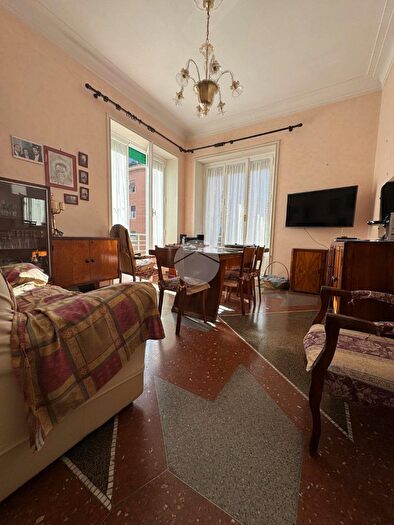 Appartamento quadrilocale in vendita in Piazza dei Vespri Siciliani, Roma