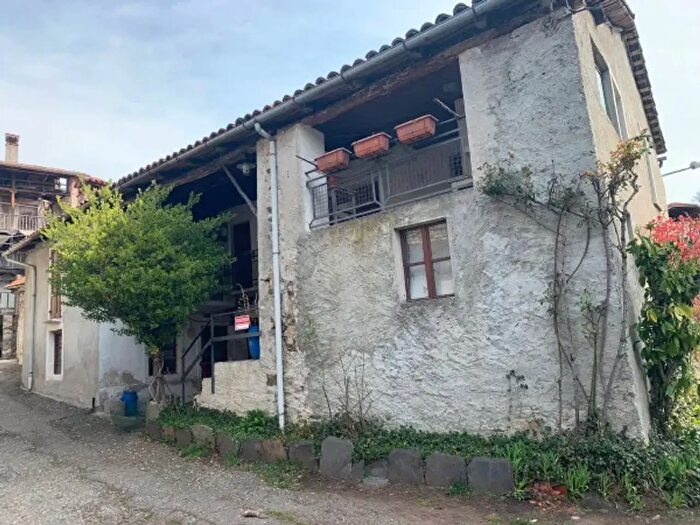 Casa con 6 locali in vendita in Parone, Varallo
