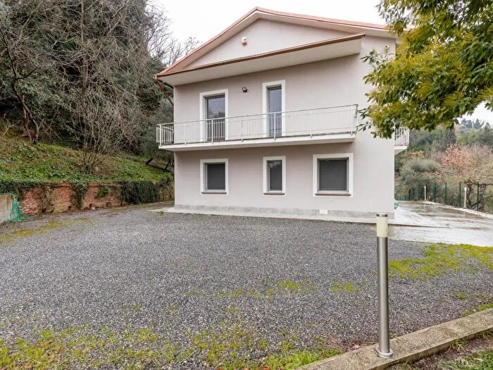 Casa con 7 locali in vendita in Santa Maria A Monte