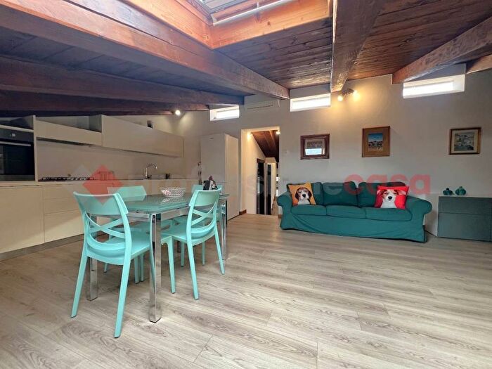 Appartamento trilocale in affitto in VIA SOTTORIVA, Centro Storico, Verona