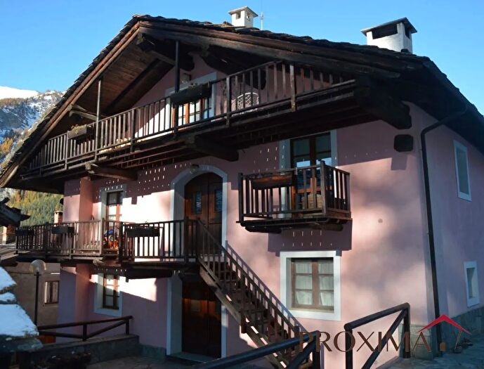 Appartamento trilocale in vendita in Frazione Mollieres, Cesana Torinese