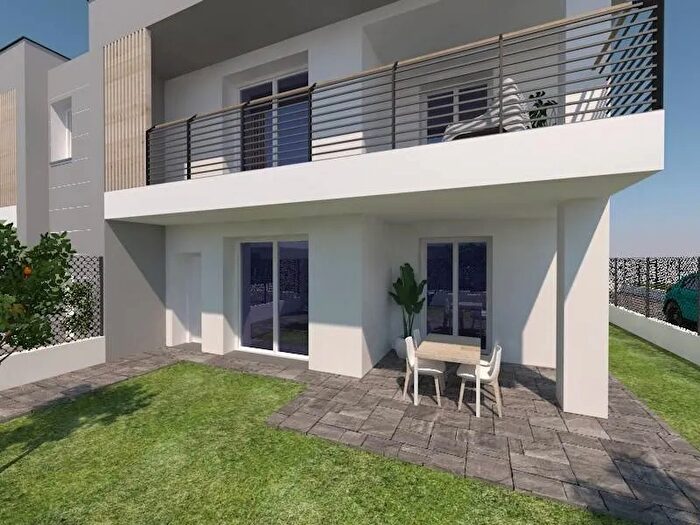 Appartamento quadrilocale in vendita in Via Roma, Bregnano