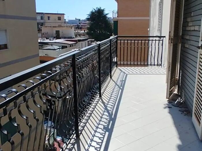 Appartamento trilocale in vendita in Via dell'Epomeo, Napoli