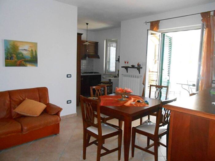 Appartamento quadrilocale in affitto in Via Tevere, Collepepe, Collazzone