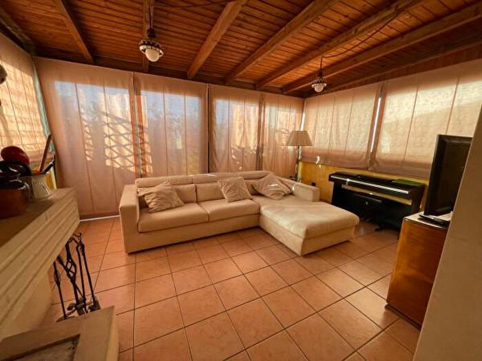 Appartamento con 6 locali in vendita in Via Giovanni Boccaccio, Lecce