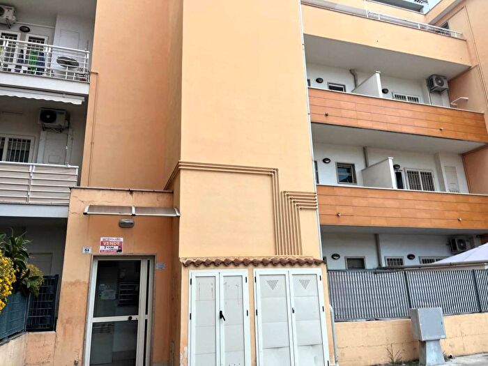 Appartamento bilocale in affitto in Via Manfredonia, Villaggio Artigiani Via Manfredonia, Foggia
