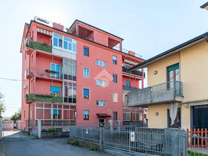 Appartamento quadrilocale in vendita in Via Grezzano, Villafranca Di Verona