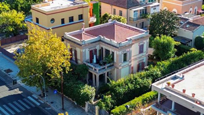 Casa con 5 locali in vendita in Viale Margherita di Savoia, Palermo