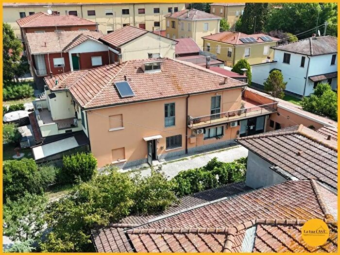 Casa con 6 locali in vendita in Via dell'Unità, Molinella