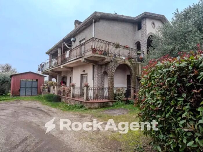 Casa quadrilocale in vendita in Sudano Vignanello Vt Italia, Vignanello