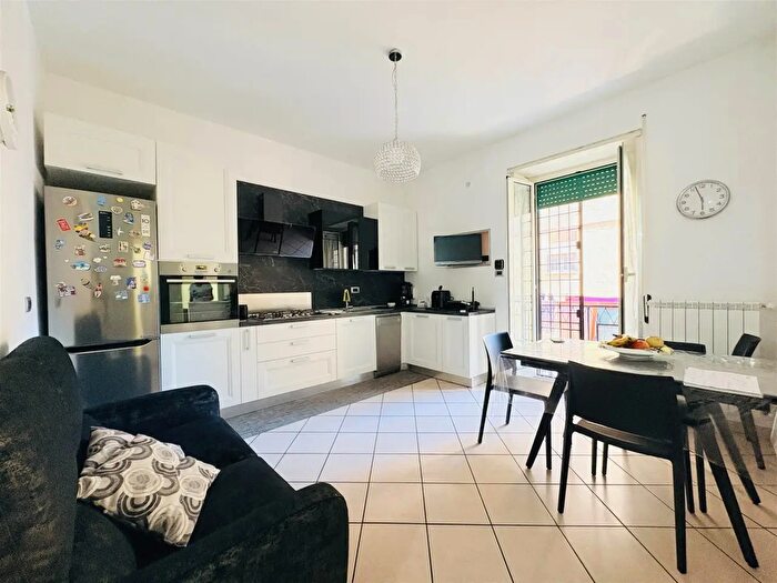 Appartamento trilocale in vendita in Roma