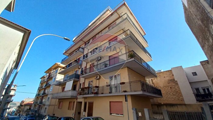 Appartamento con 6 locali in vendita in Via Pietro Mascagni, Ragusa