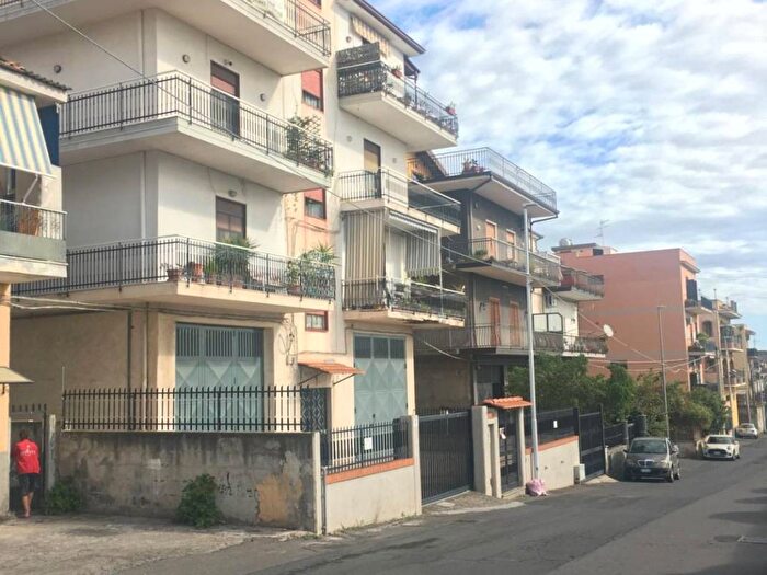 Appartamento monolocale in affitto in Via delle Clementine, Librino Zia Lisa, Catania