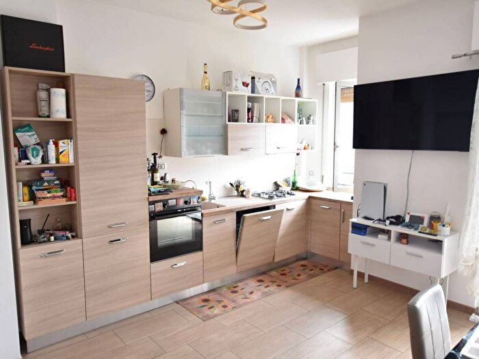 Appartamento trilocale in affitto in Piazza Novembre, Rondò Torretta, Sesto San Giovanni