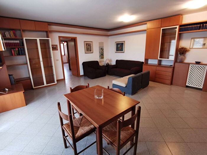 Appartamento trilocale in affitto in Vicolo di Villa Berta, Torpignattara, Roma