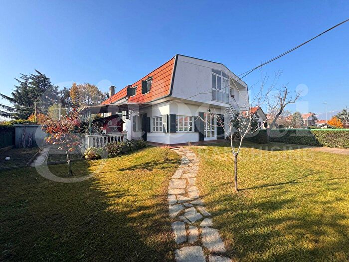 Casa con 7 locali in vendita in Via Servino, Bruino