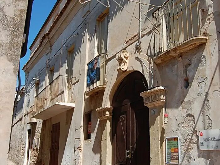 Casa con 12 locali in vendita in Corso Umberto I, Roseto Degli Abruzzi