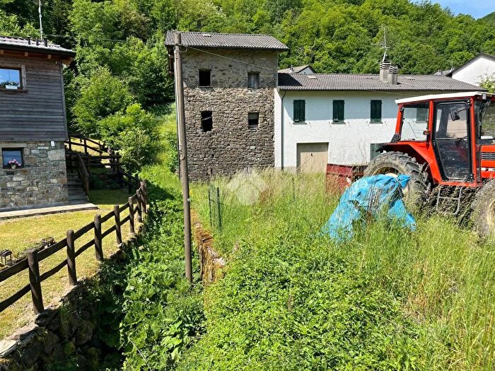 Casa monolocale in vendita in Via Rezzoaglio, Rezzoaglio